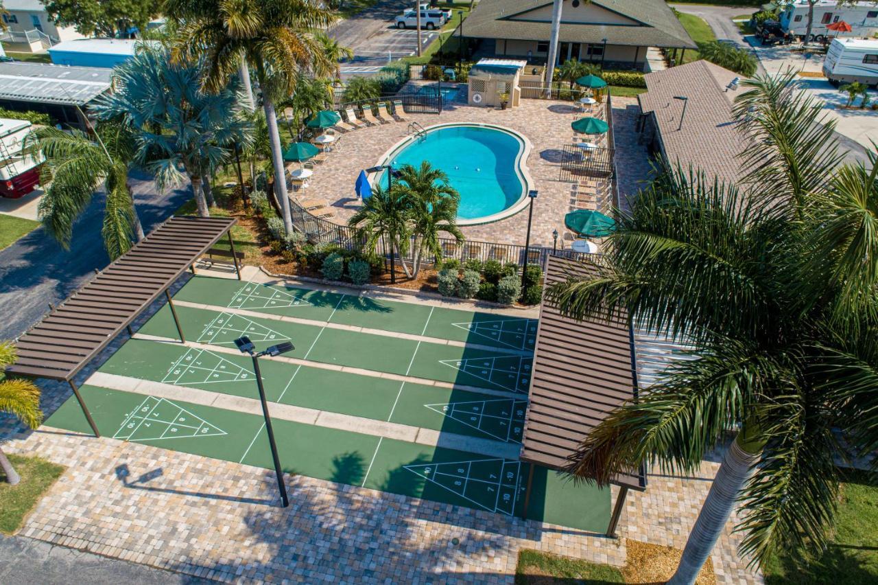 Groves Rv Resort Harlem Heights Exteriör bild