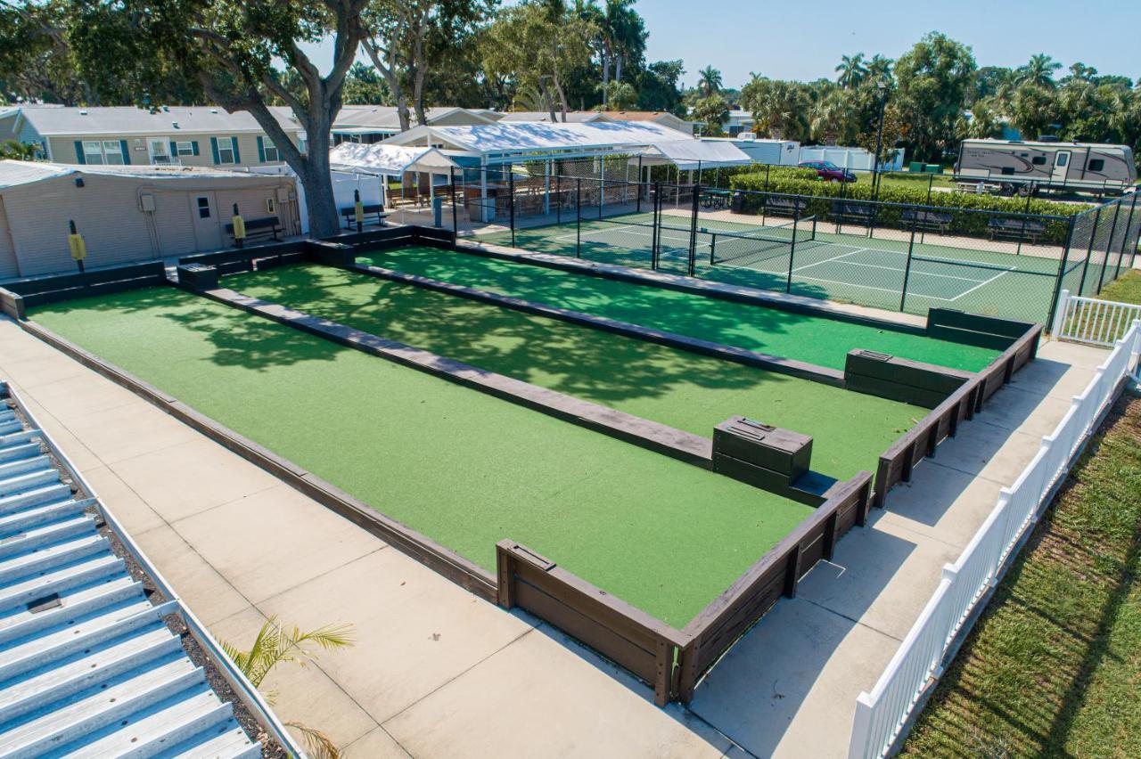 Groves Rv Resort Harlem Heights Exteriör bild